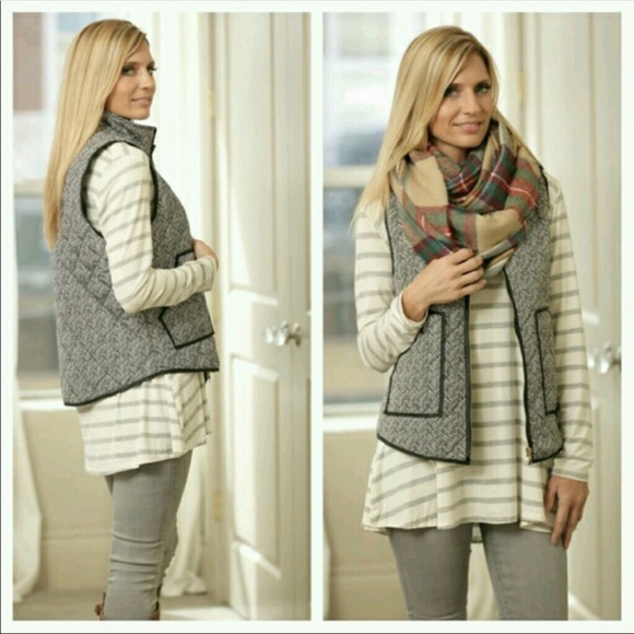 ♥️ beyond basic stripped top ♥️ - Picture 2 of 4